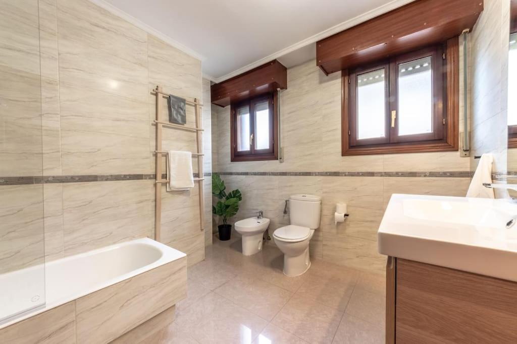 Апартаменты Acogedor Piso En Santurtzi .Parking Privado Экстерьер фото